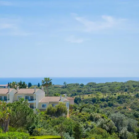 Vakantiehuis 42 Presa Do Moura - Elegant 2-bedroom Townhouse *