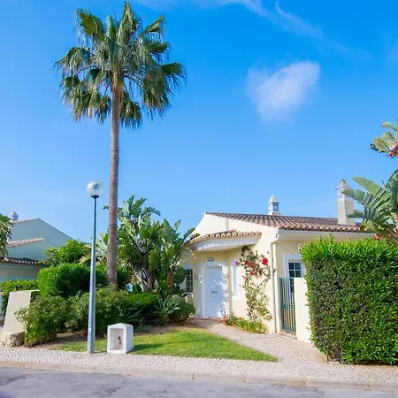 Vakantiehuis 42 Presa Do Moura - Elegant 2-bedroom Townhouse *