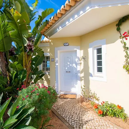 42 Presa Do Moura - Elegant 2-bedroom Townhouse *