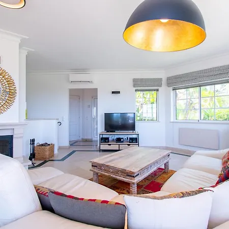 Vakantiehuis 42 Presa Do Moura - Elegant 2-bedroom Townhouse