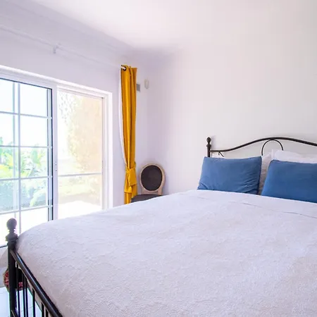 42 Presa Do Moura - Elegant 2-bedroom Townhouse *