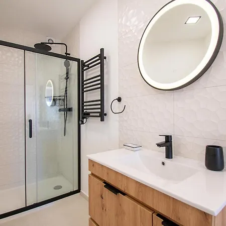 42 Presa Do Moura - Elegant 2-bedroom Townhouse *
