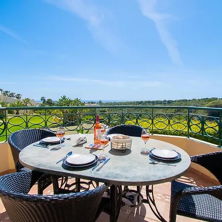 42 Presa Do Moura - Elegant 2-bedroom Townhouse
