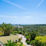 42 Presa Do Moura - Elegant 2-bedroom Townhouse Carvoeiro (Lagoa)