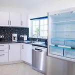 42 Presa Do Moura - Elegant 2-bedroom Townhouse
