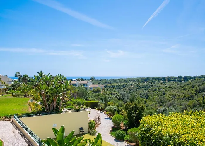 42 Presa Do Moura - Elegant 2-bedroom Townhouse Carvoeiro (Lagoa)