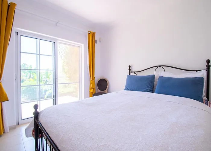 42 Presa Do Moura - Elegant 2-bedroom Townhouse *