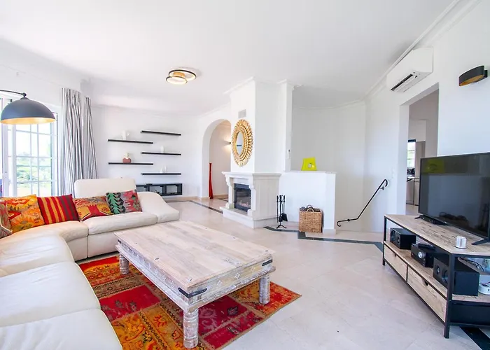 42 Presa Do Moura - Elegant 2-bedroom Townhouse Ferienhaus *