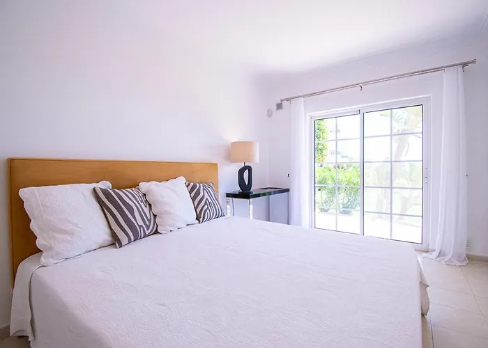 Ferienhaus 42 Presa Do Moura - Elegant 2-bedroom Townhouse