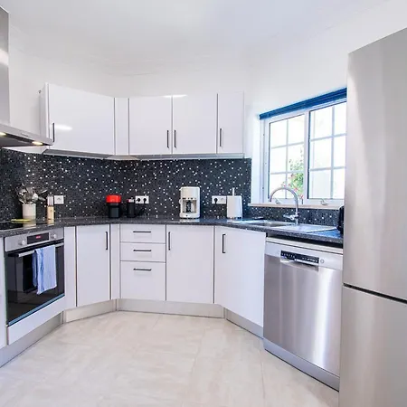 42 Presa Do Moura - Elegant 2-bedroom Townhouse Hébergement de vacances